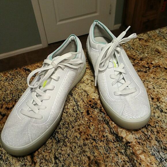 Rothy's The Lace Up Tennis Shoe Sneaker Size 7 Nice Condition Terry Cloth Soft - Picture 2 of 12